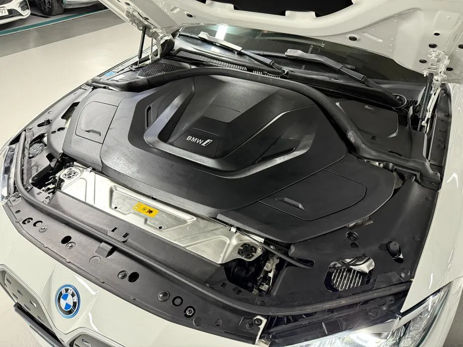 BMW i4 2022 из KR, фото 10