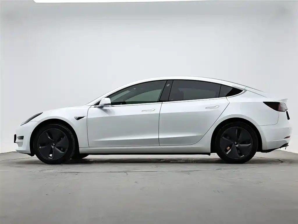 Tesla Model 3 — фото 5