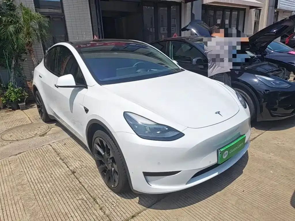 Tesla Model Y — фото 4