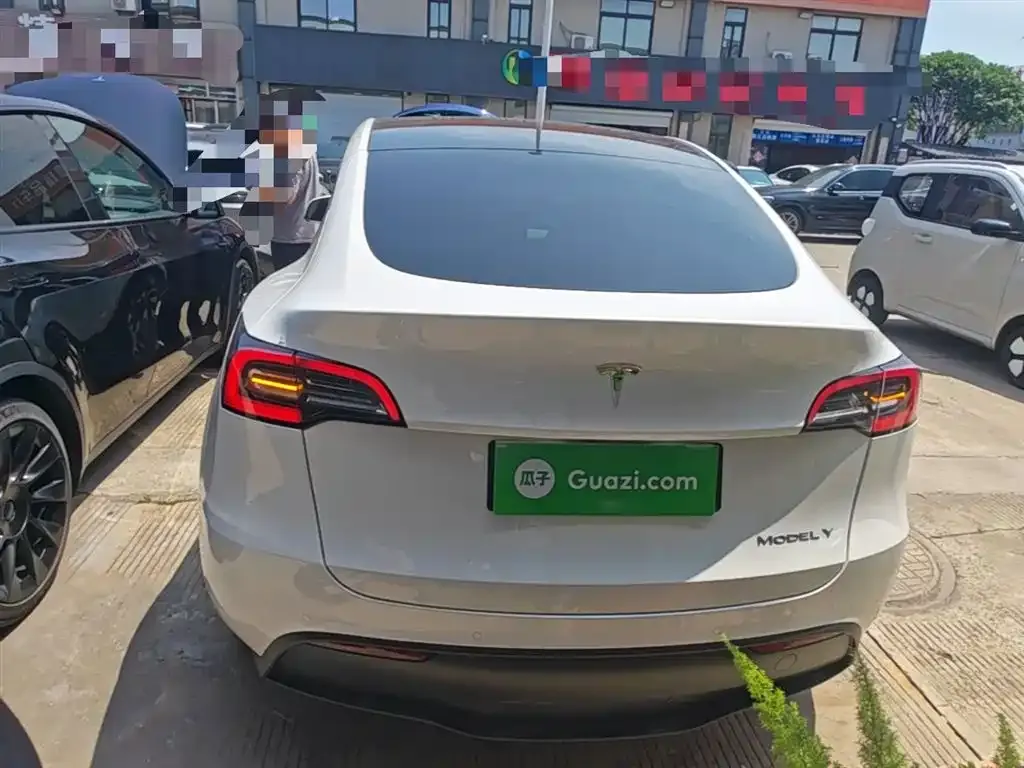 Tesla Model Y — фото 7