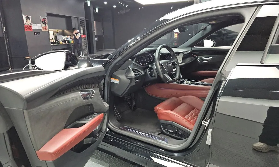 Audi e-tron GT 2022 из KR, фото 7