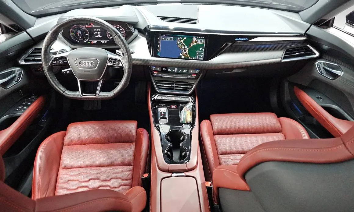 Audi e-tron GT 2022 из KR, фото 10