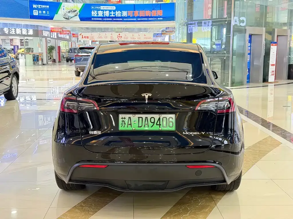 Tesla Model Y — фото 3