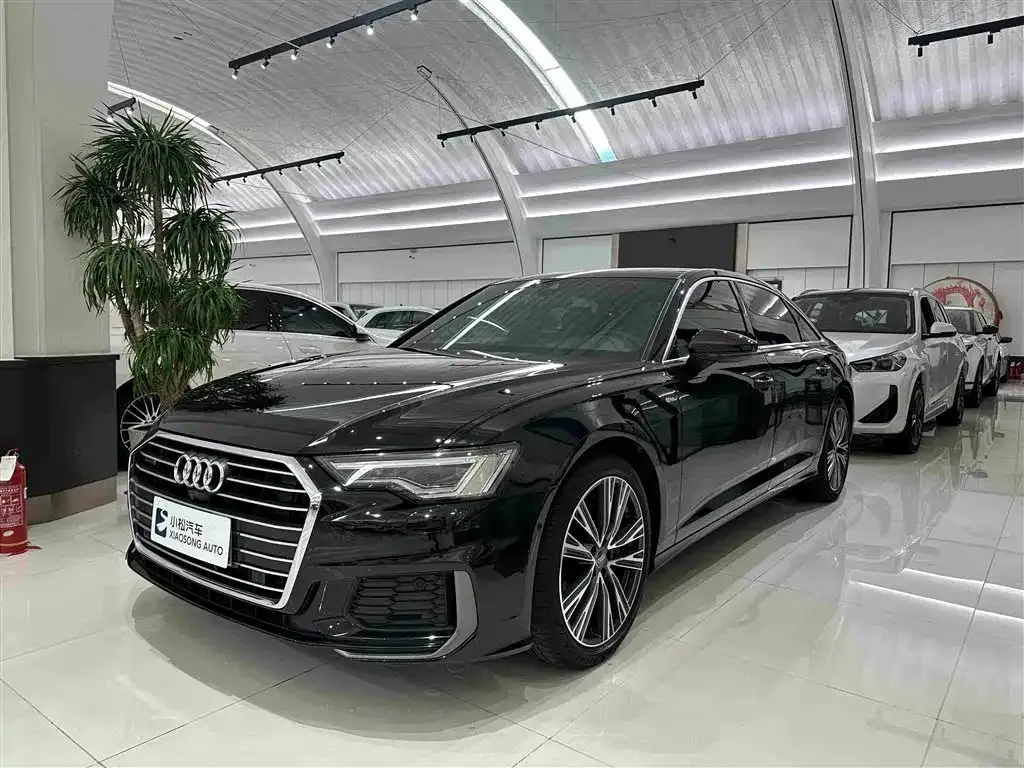Audi A6L — фото 1