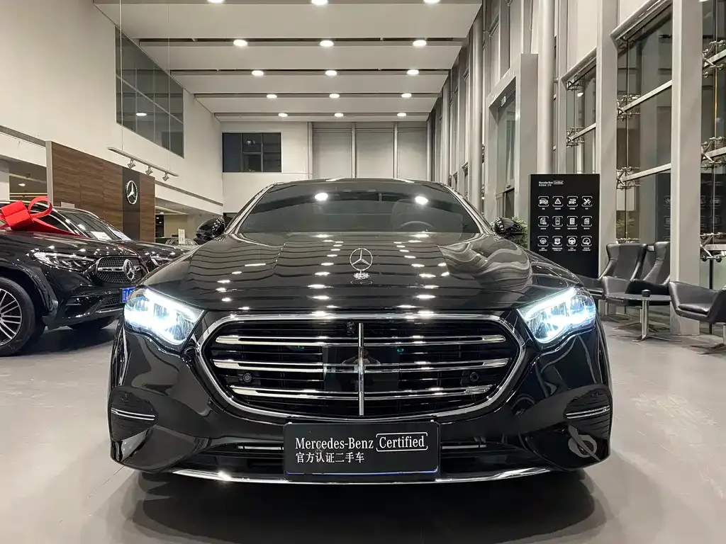 Mercedes-Benz E-Class — фото 5