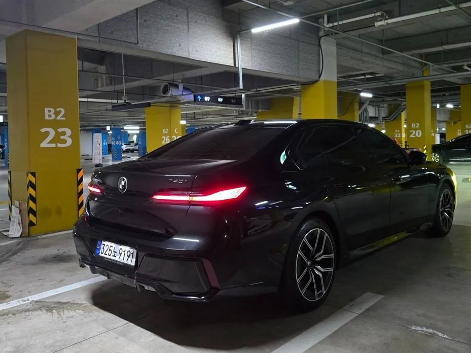 BMW 7-Series 2023 из KR, фото 3