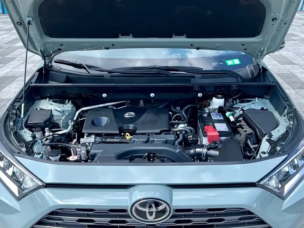 Toyota RAV4 — фото 2