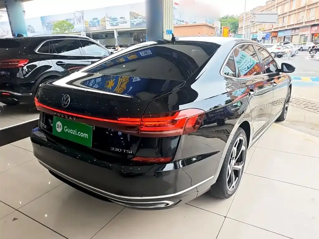 Volkswagen Passat — фото 7
