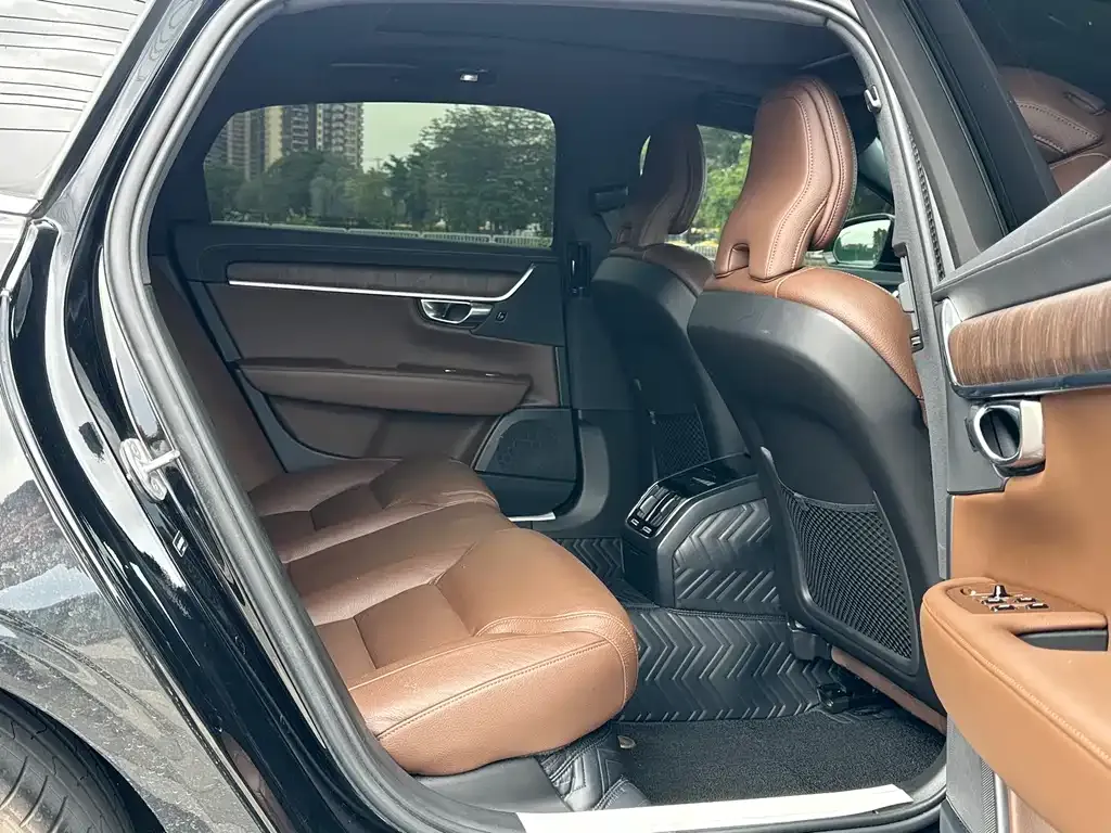 Volvo S90 2023 из CN, фото 6