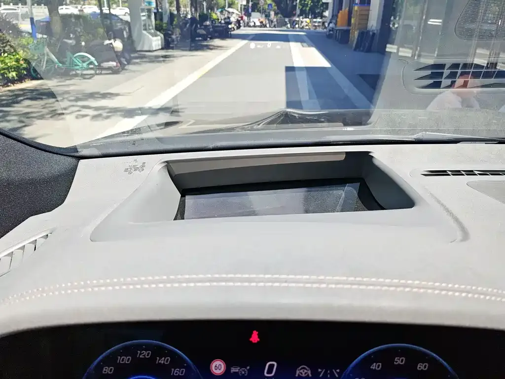 Mercedes-Benz EQS SUV — фото 2