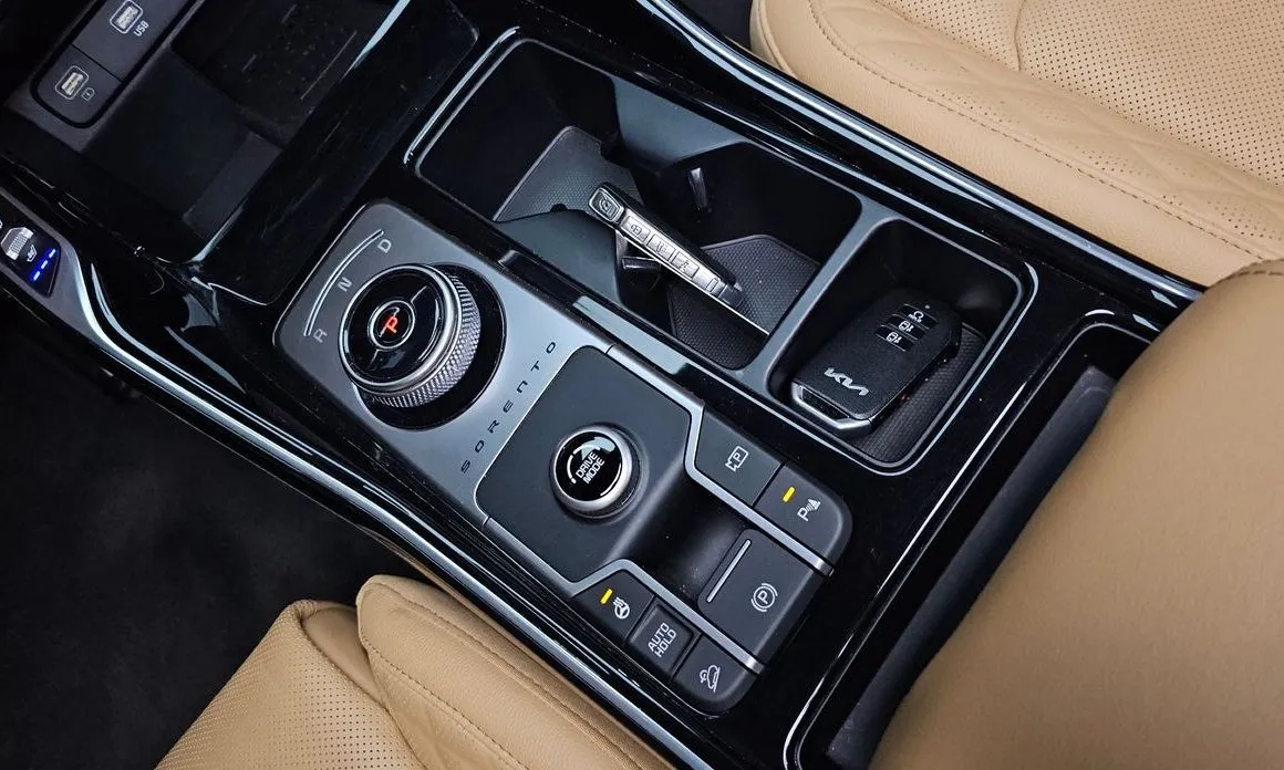 Kia Sorento — фото 10