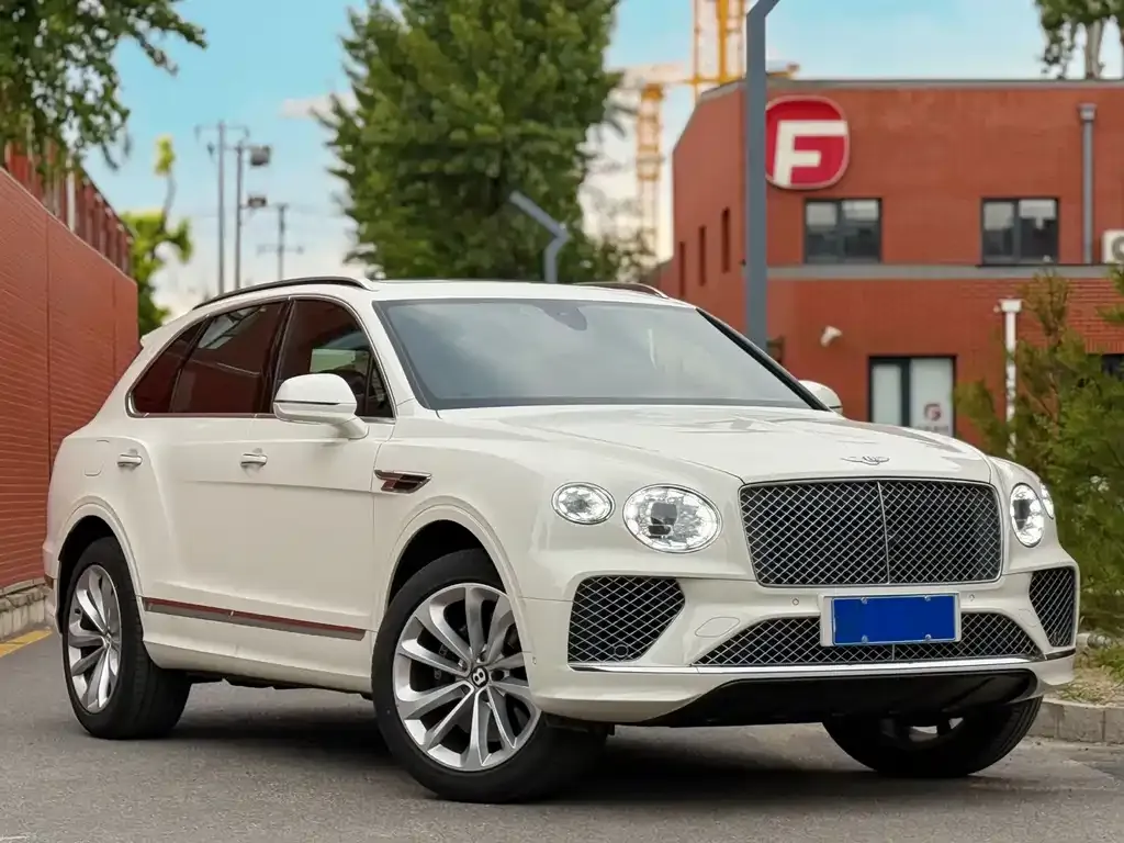 Bentley Bentayga — фото 1