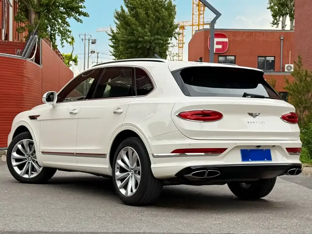 Bentley Bentayga — фото 8