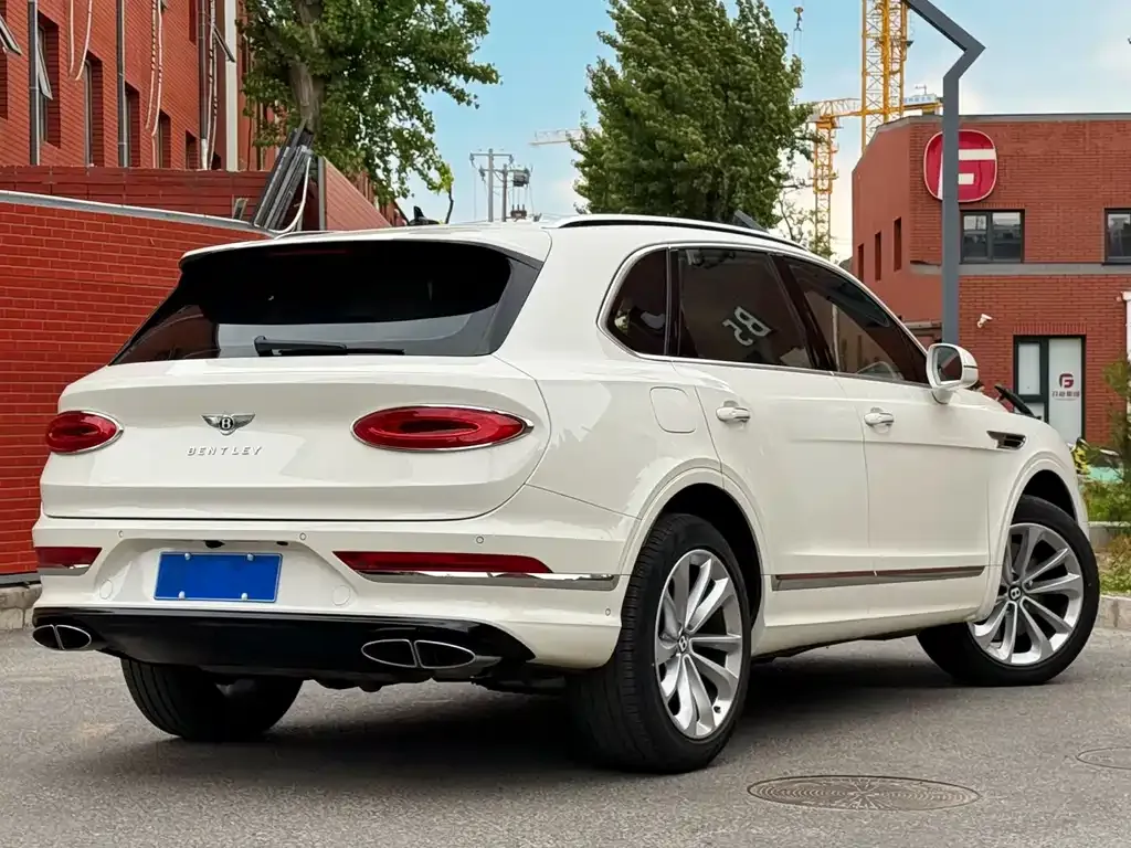 Bentley Bentayga — фото 9