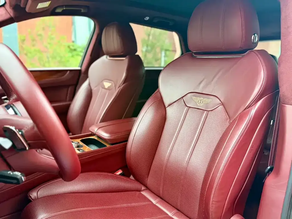 Bentley Bentayga — фото 10