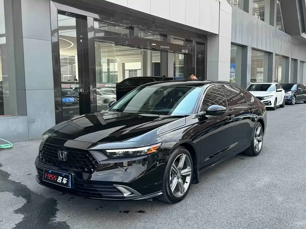 Honda Accord — фото 1