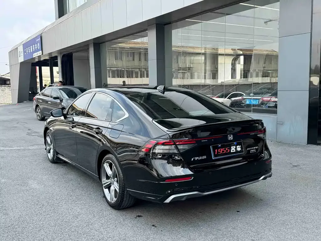 Honda Accord — фото 9