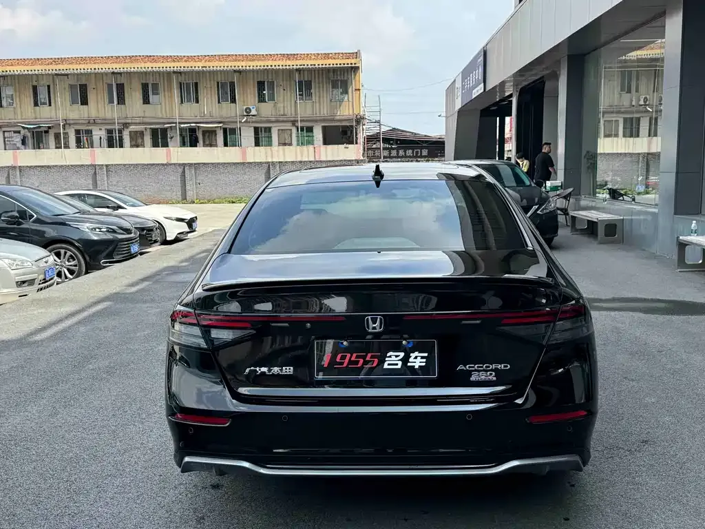 Honda Accord — фото 5