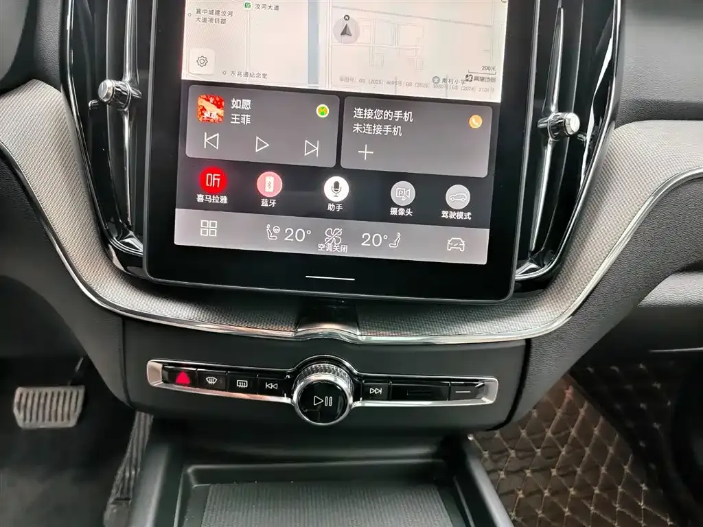 Volvo XC60 — фото 10
