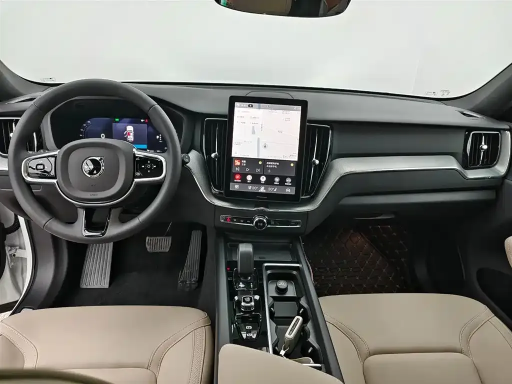 Volvo XC60 — фото 4