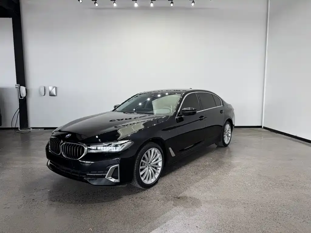 BMW 5 Series — фото 1