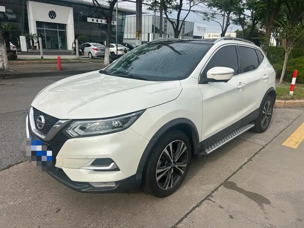 Nissan Qashqai — фото 1