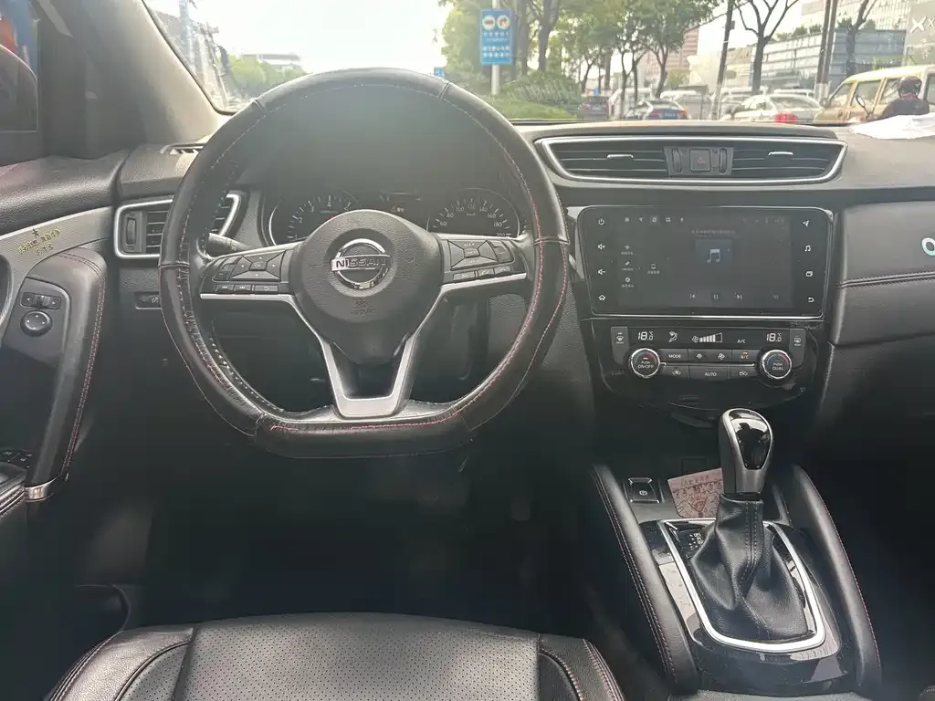 Nissan Qashqai — фото 2