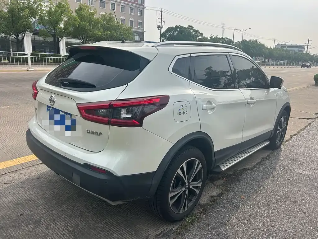 Nissan Qashqai — фото 9