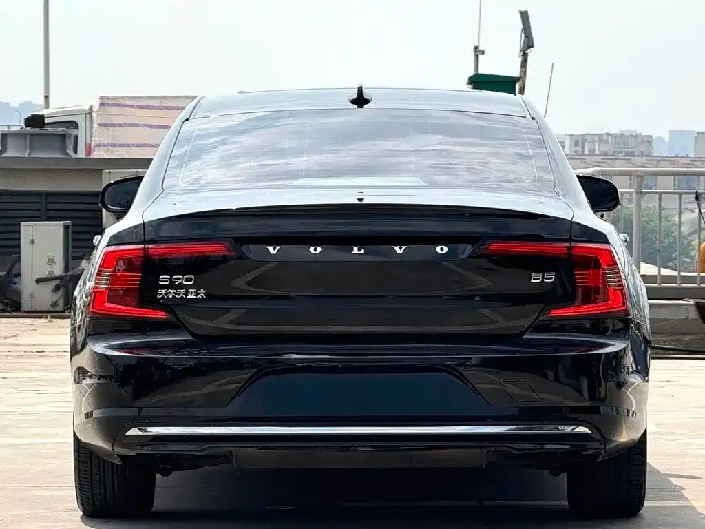 Volvo S90 — фото 7