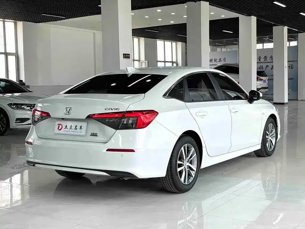 Honda Civic — фото 10