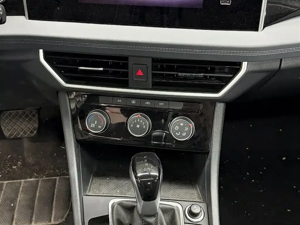 Volkswagen Sagitar 2024 из CN, фото 10