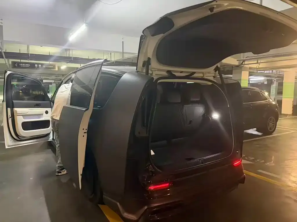 Li Auto MEGA 2024 из CN, фото 2