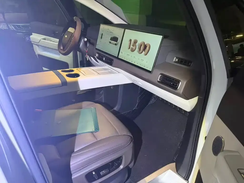 Li Auto MEGA 2024 из CN, фото 4