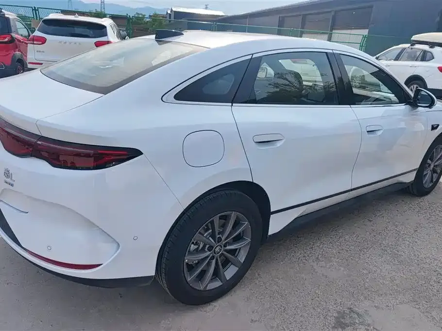 BYD Qin L — фото 4