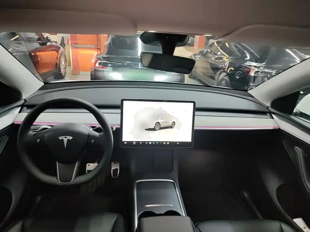 Tesla Model Y — фото 3