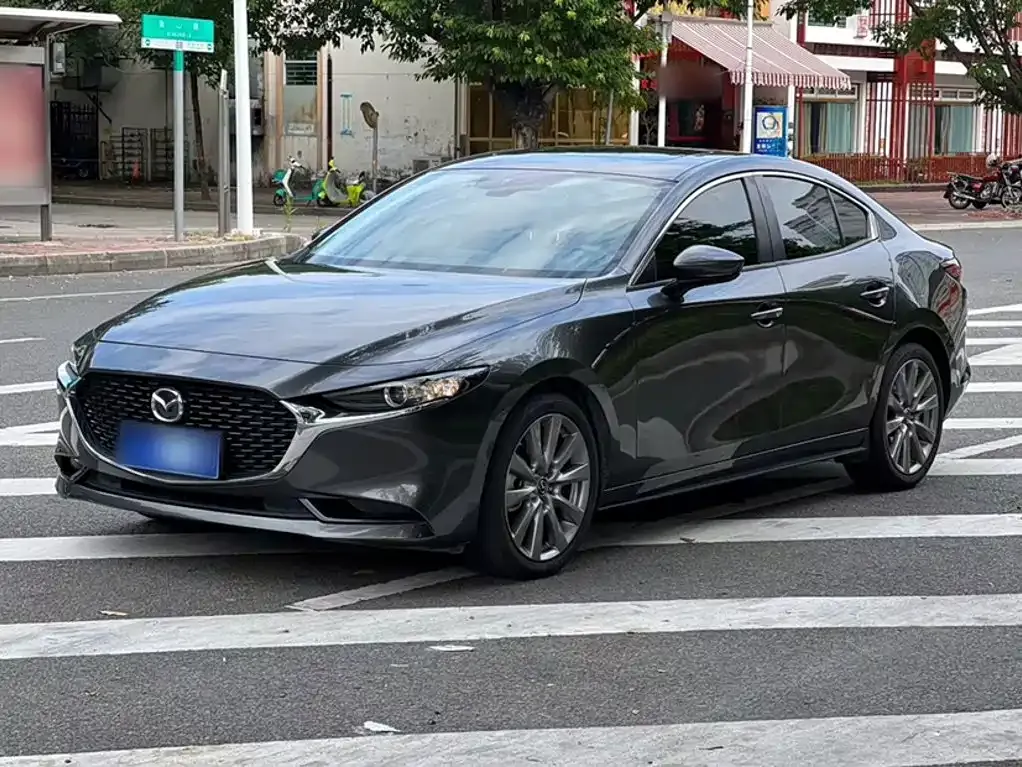 Mazda 3 Axela — фото 1