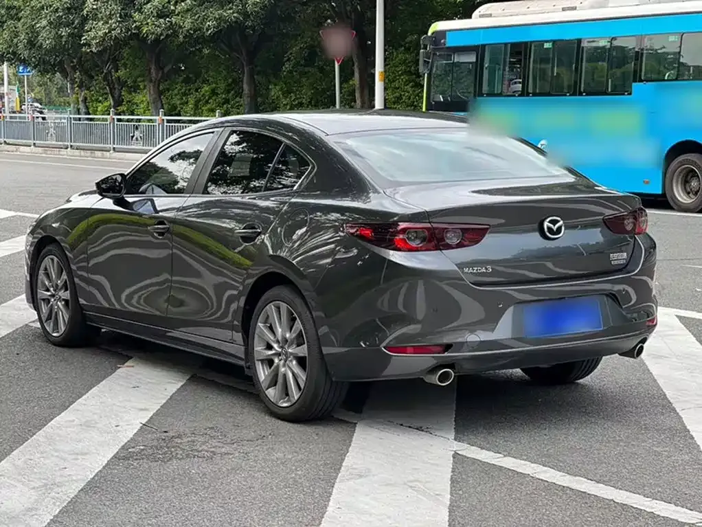 Mazda 3 Axela — фото 10