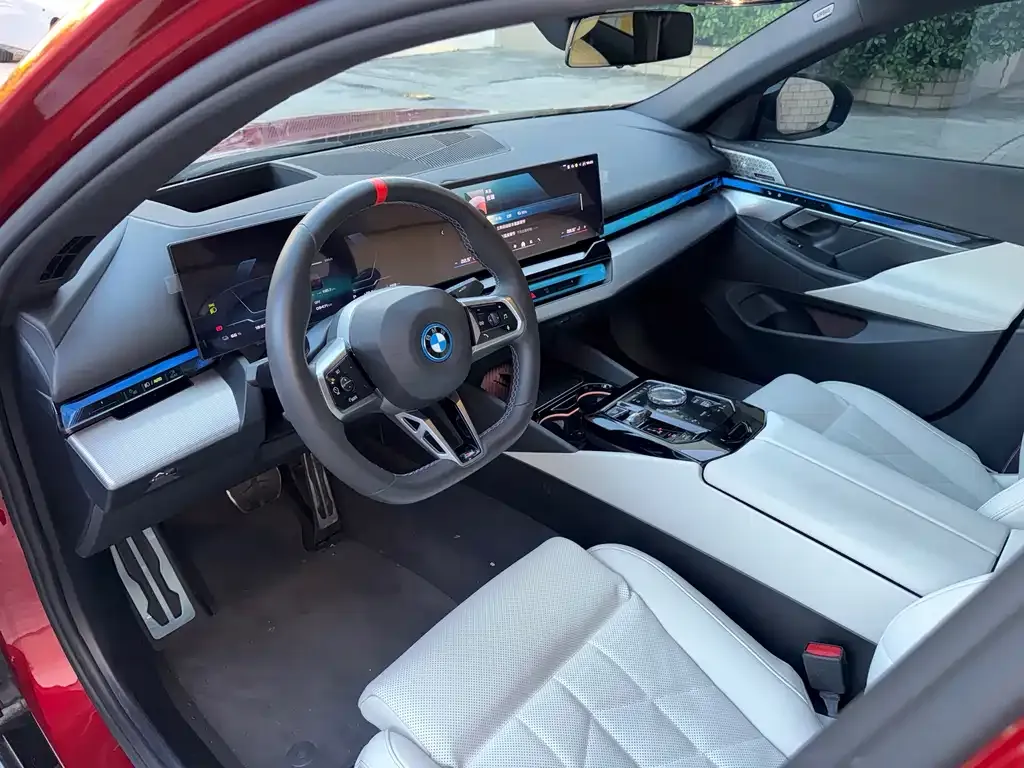 BMW i5 M60 — фото 3
