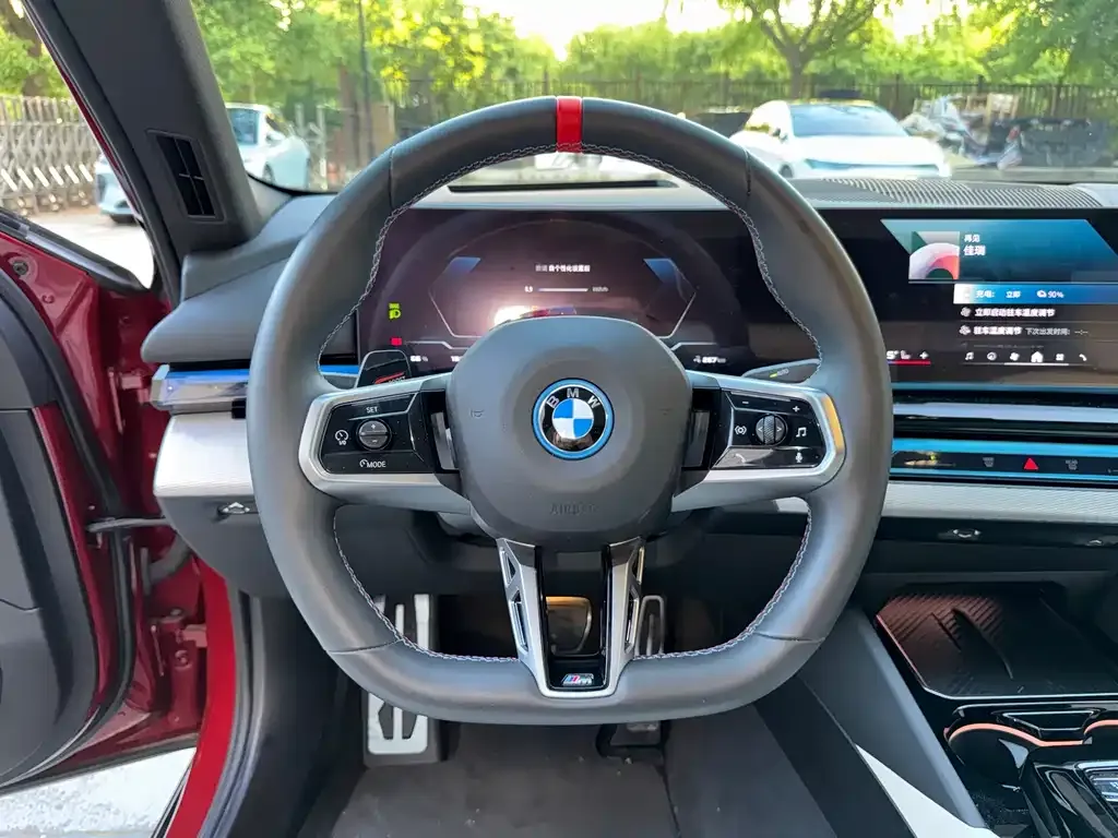BMW i5 M60 — фото 7
