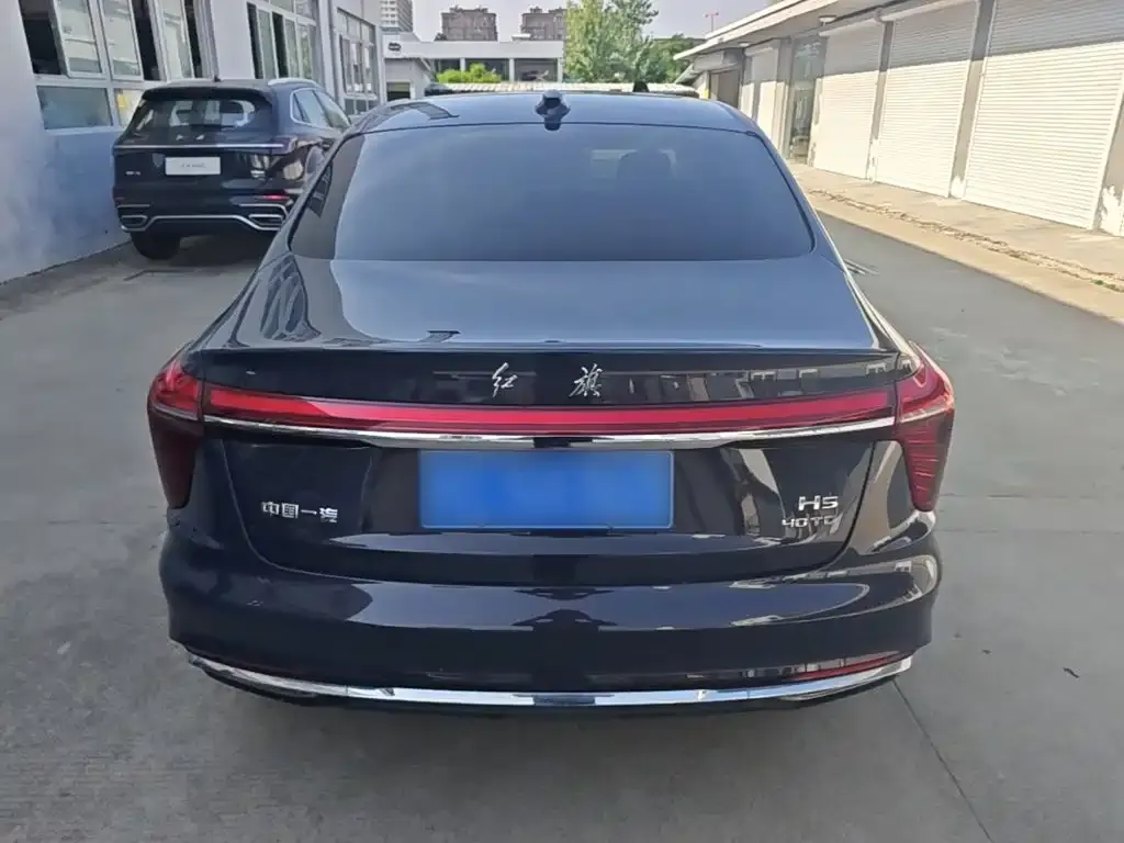 Hongqi H5 — фото 8