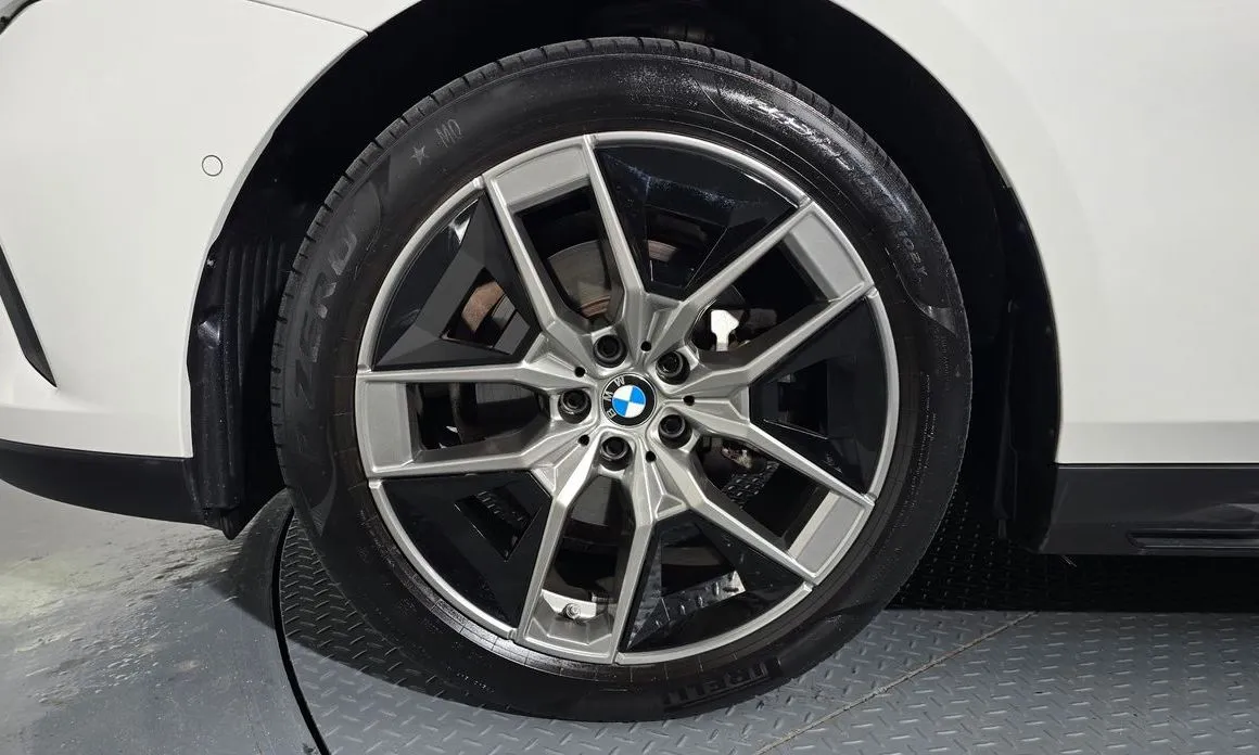 BMW 5-Series 2024 из KR, фото 8