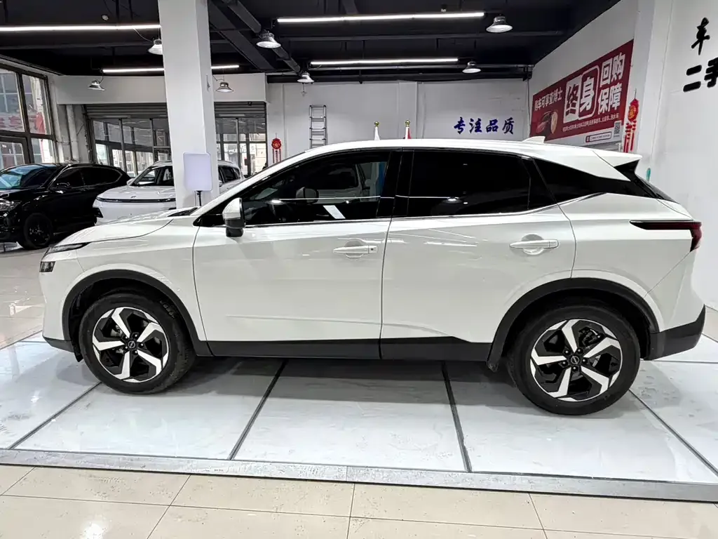 Nissan Qashqai — фото 10