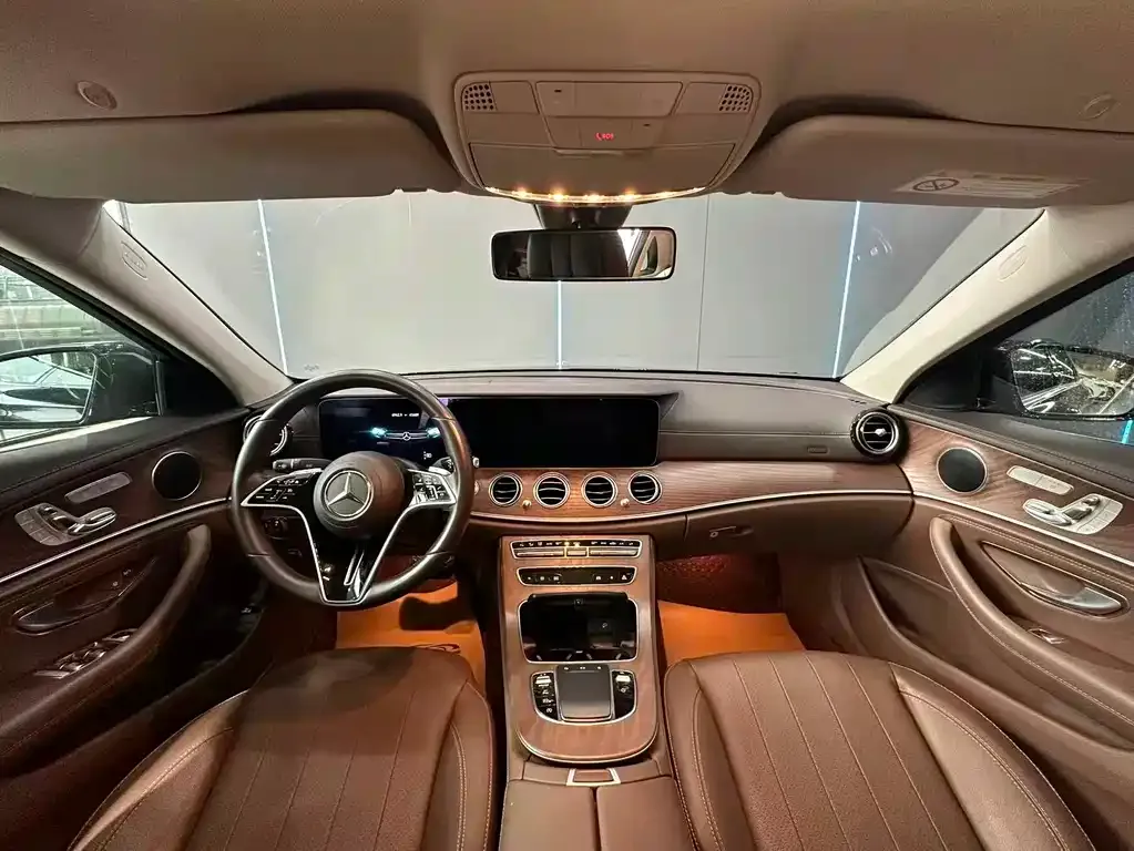Mercedes-Benz E-Class — фото 5
