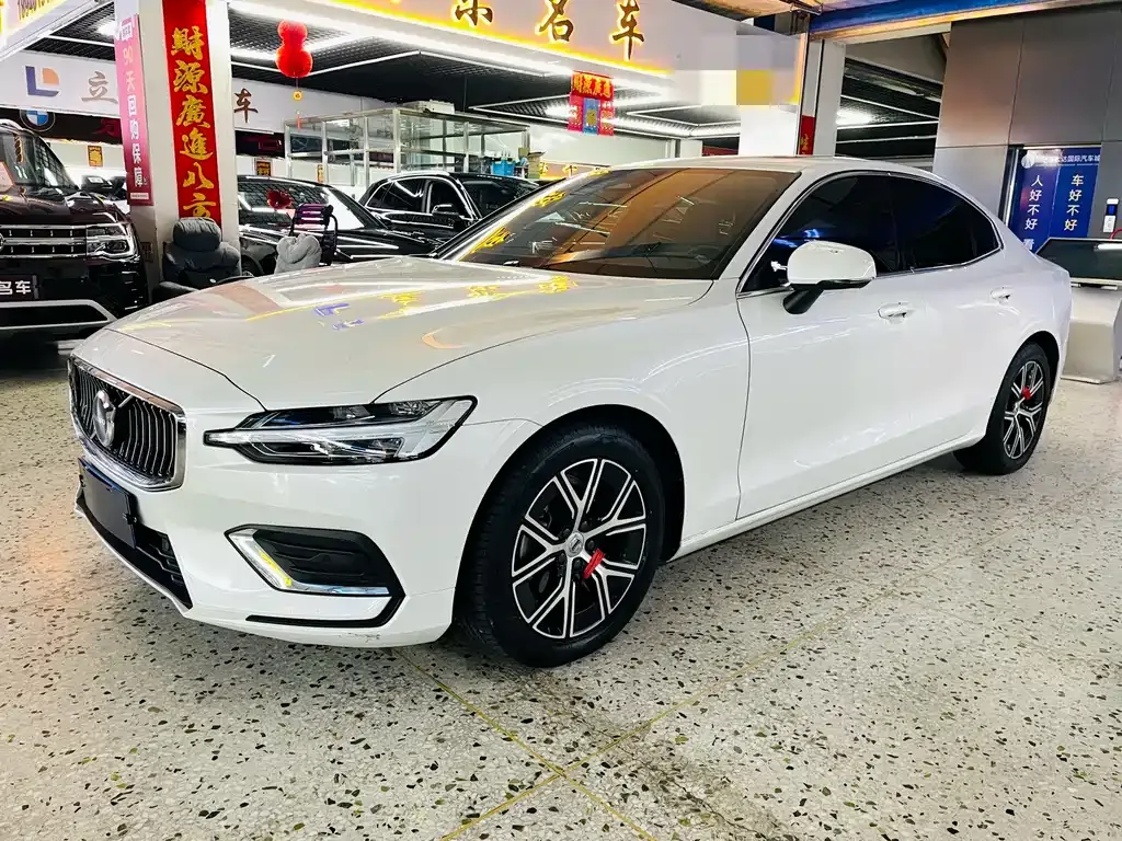 Volvo S60 2025 из CN, фото 7
