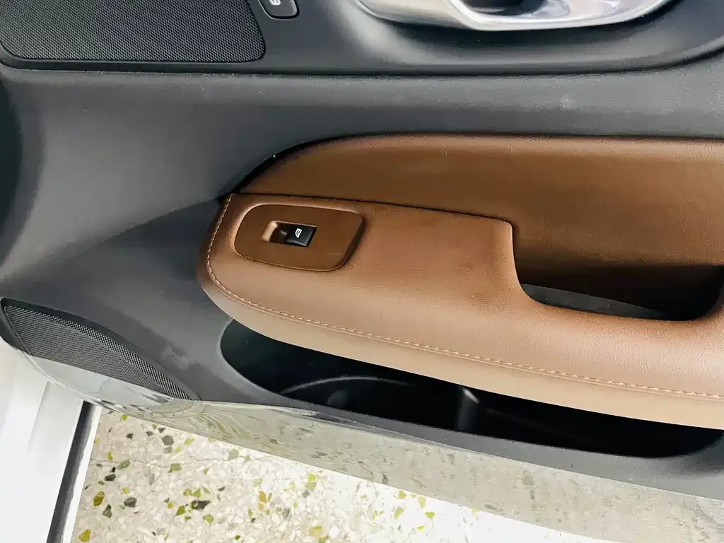Volvo S60 2025 из CN, фото 6