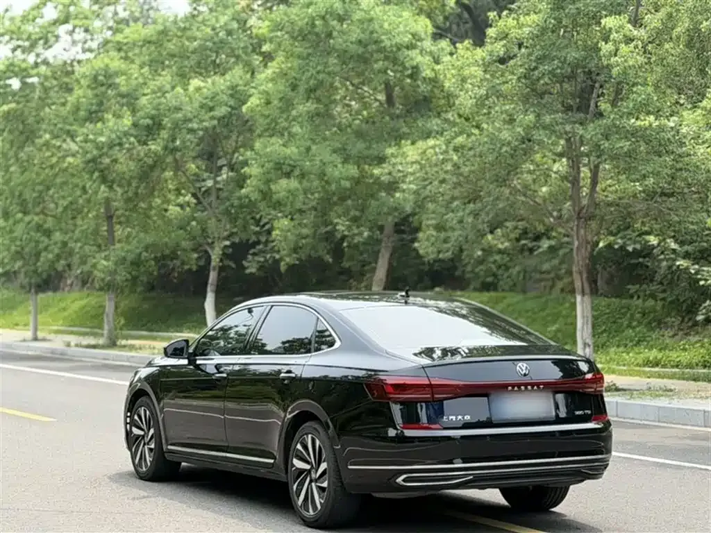 Volkswagen Passat — фото 7
