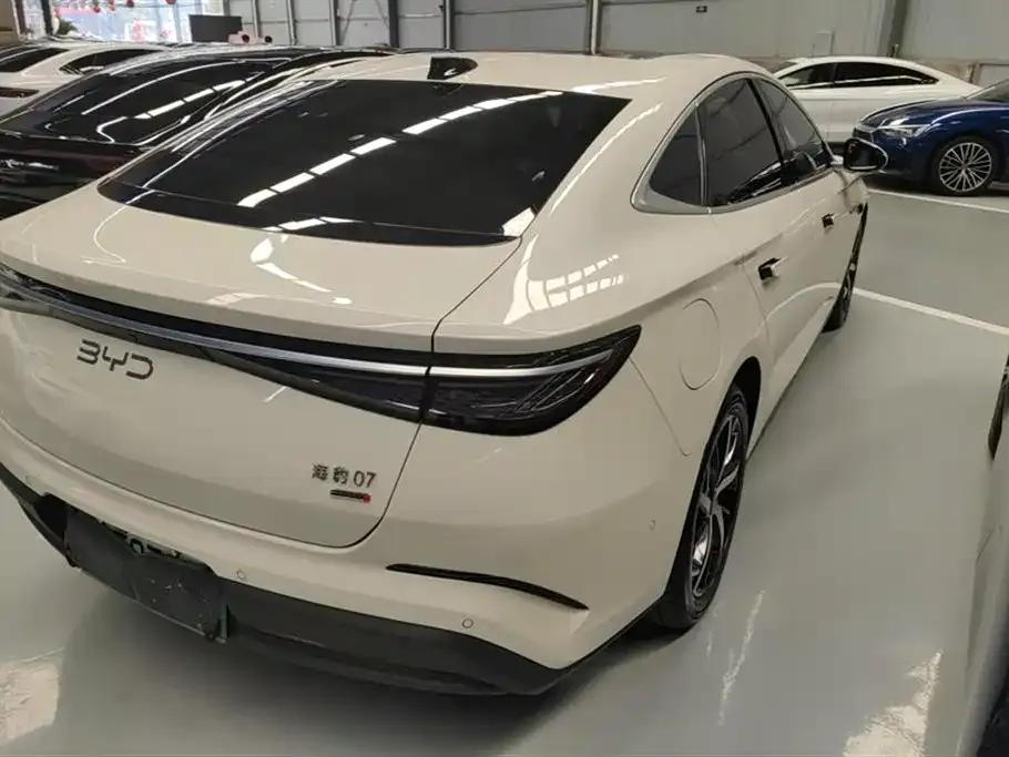 BYD Seal 07 DM-i — фото 6