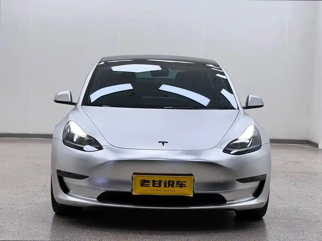 Tesla Model 3 — фото 5