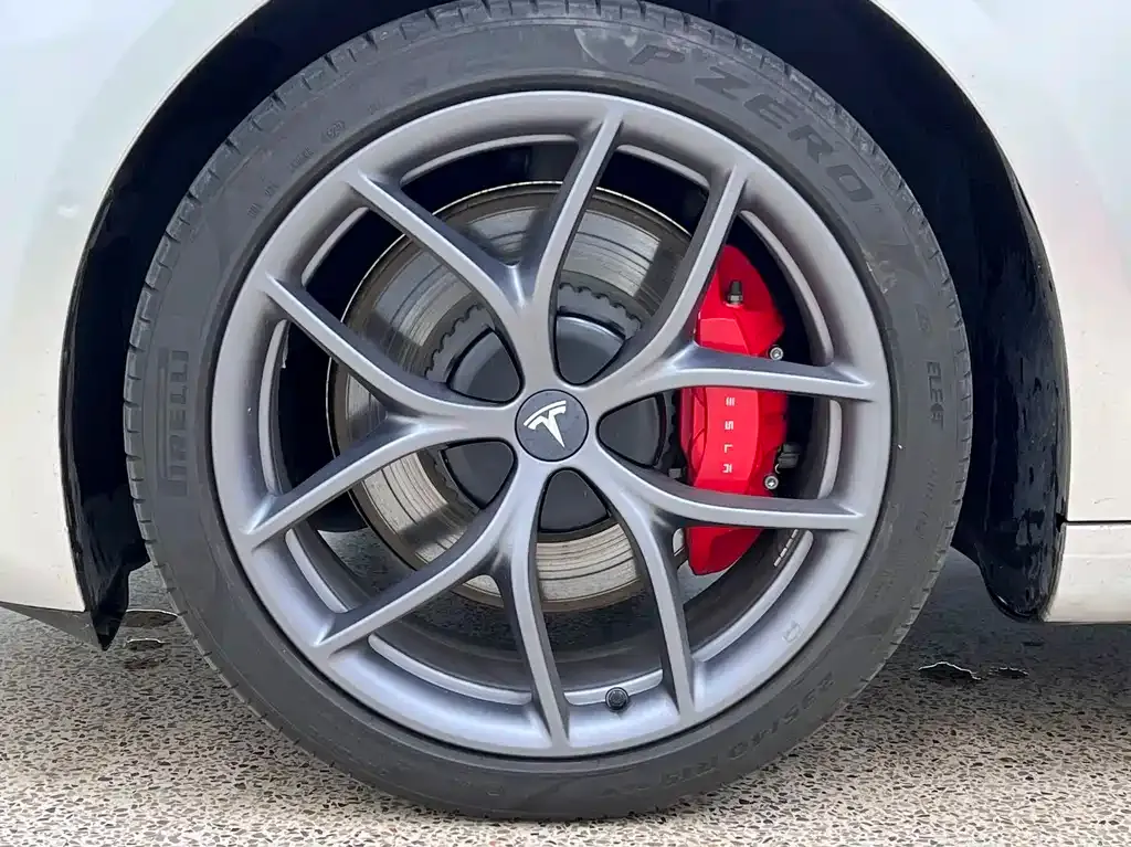 Tesla Model 3 — фото 6