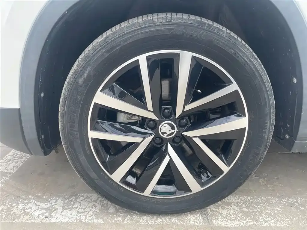 Skoda Kamiq — фото 2